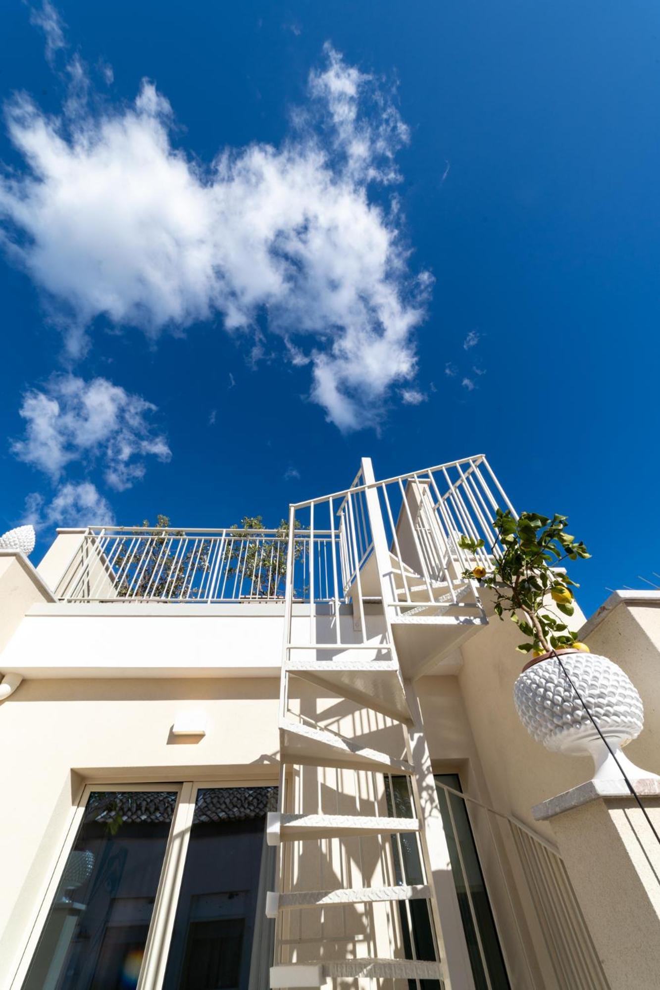 Taoetna Guest House, タオルミーナ エクステリア 写真