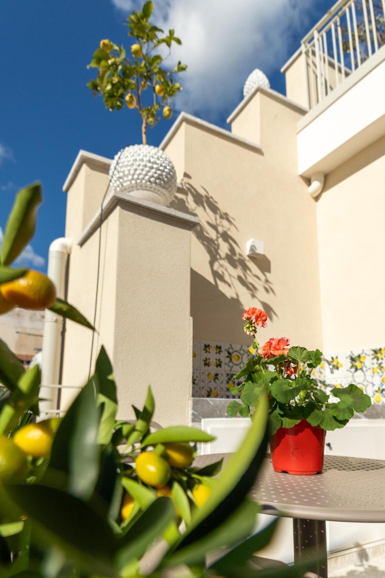 Taoetna Guest House, タオルミーナ エクステリア 写真